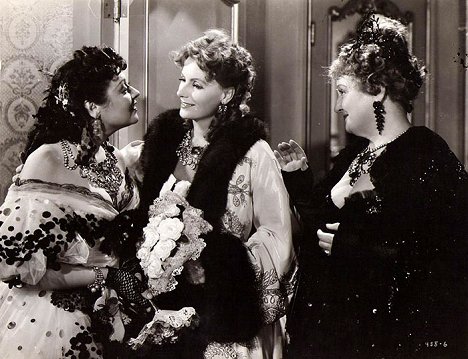 Lenore Ulric, Greta Garbo, Laura Hope Crews - Le Roman de Marguerite Gautier - Film