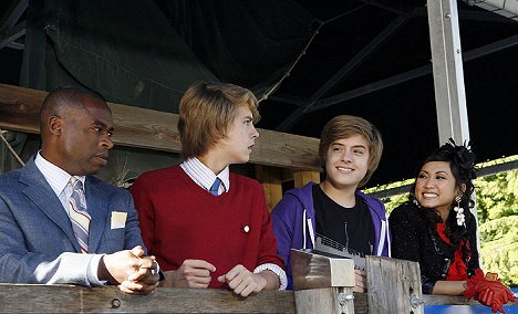 Phill Lewis, Cole Sprouse, Dylan Sprouse, Brenda Song - The Suite Life Movie - Photos
