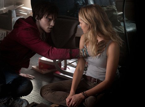 Nicholas Hoult - Warm Bodies - Photos