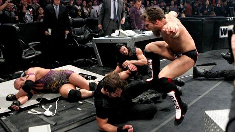 Ryan Reeves, Jonathan Good, Joe Anoa'i, Bryan Danielson - WWE TLC: Tables, Ladders & Chairs - Z filmu