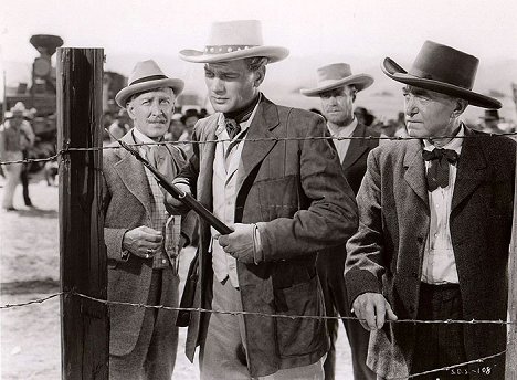 Otto Kruger, Joseph Cotten, Harry Carey - Duel in the Sun - Van film
