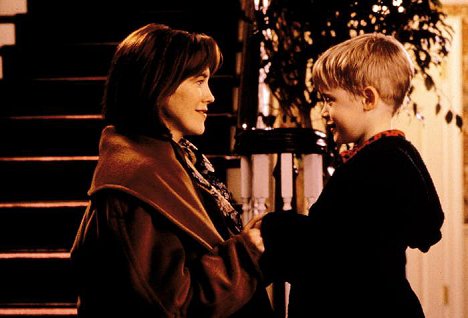 Catherine O'Hara, Macaulay Culkin - Home Alone - Photos