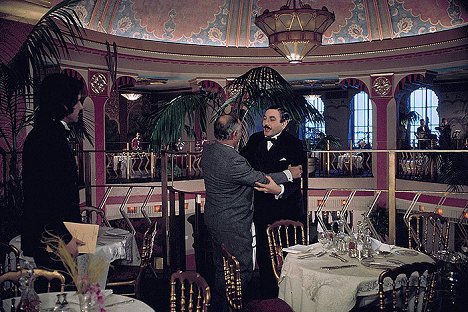Martin Balsam, Albert Finney - Murder on the Orient Express - Photos