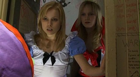 Malerie Grady, Katie Locke O'Brien - Alice in Murderland - Van film