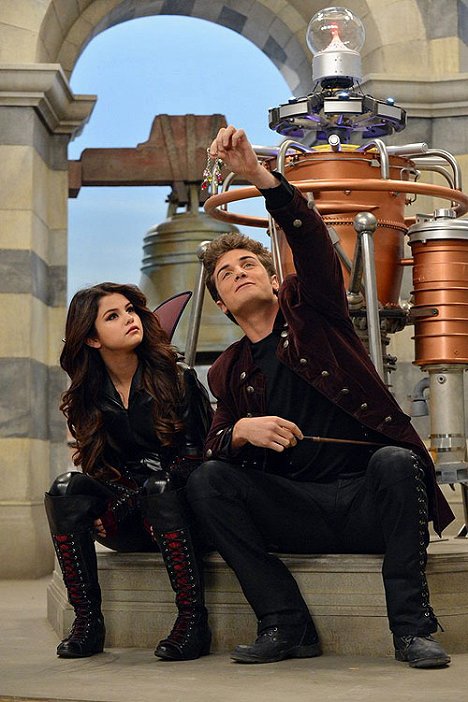 Selena Gomez, Beau Mirchoff - Návrat kouzelníků: Alex versus Alex - Z filmu