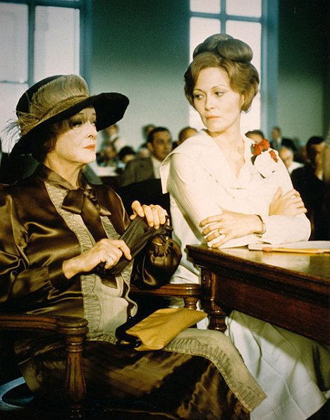 Bette Davis, Faye Dunaway - The Disappearance of Aimee - De la película