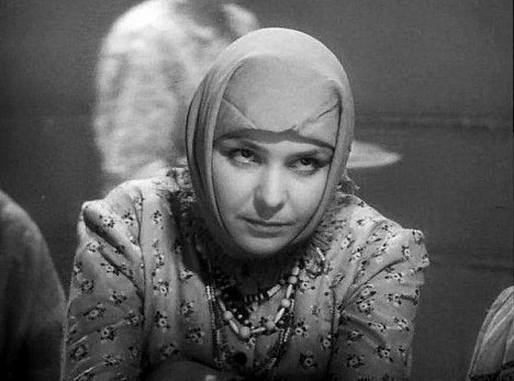 Nina Urgant - Šli soldaty - De la película