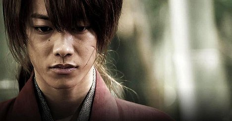 Takeru Sató - Potulný samuraj Kenšin: Zrození - Z filmu