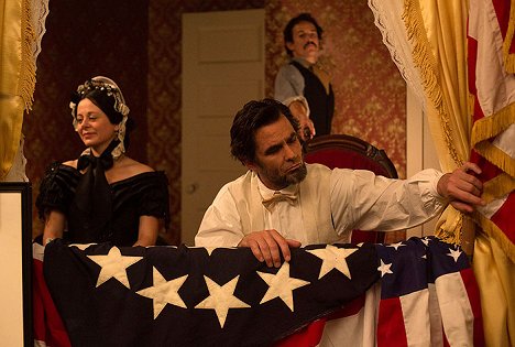 Geraldine Hughes, Billy Campbell, Jesse Johnson - Killing Lincoln - Photos