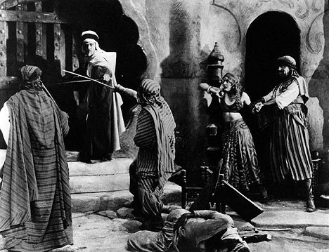 Rudolph Valentino, Vilma Bánky - El hijo del caíd - De la película