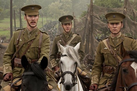 Benedict Cumberbatch, Patrick Kennedy, Tom Hiddleston - War Horse - Van film
