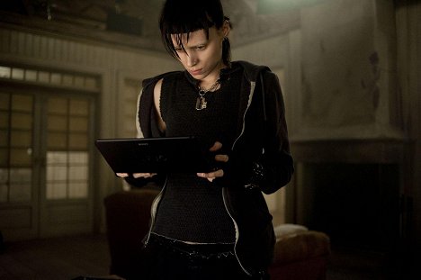 Rooney Mara - The Girl with the Dragon Tattoo - Photos
