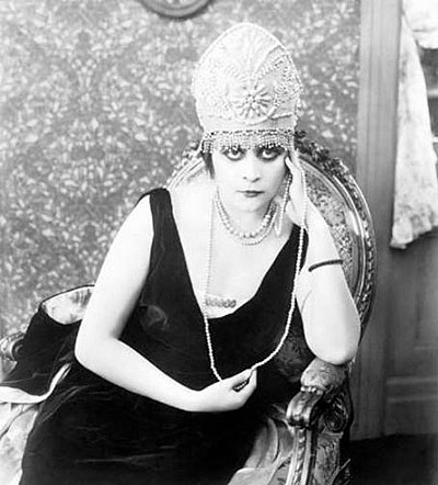 Theda Bara - The Rose of Blood - Photos