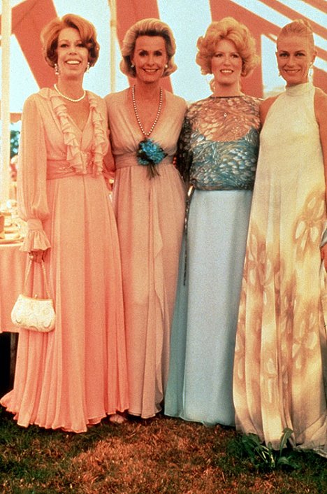 Carol Burnett, Dina Merrill, Nina van Pallandt - Svadba - Z filmu