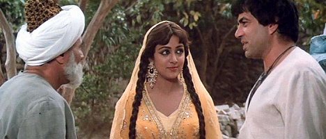 Zeenat Aman, Dharmendra - Adventures of Ali-Baba and the Forty Thieves - Photos