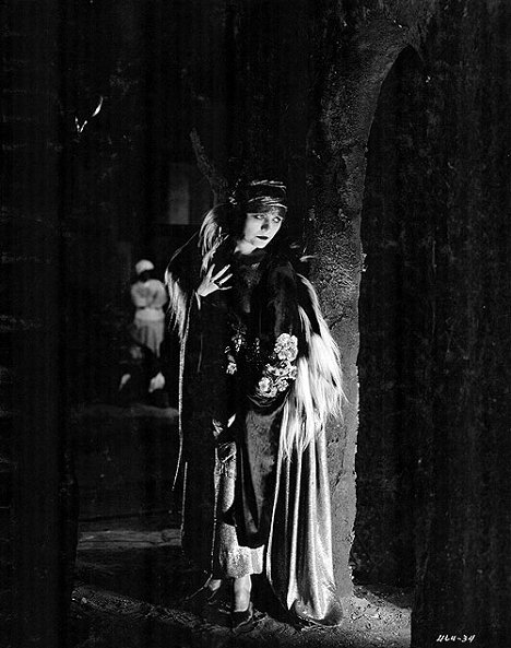 Pola Negri - Bella Donna, travička - Z filmu