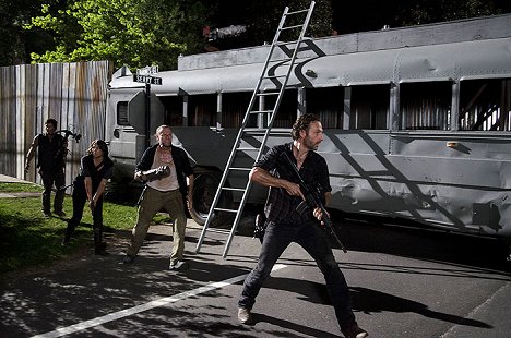 Lauren Cohan, Michael Rooker, Andrew Lincoln - The Walking Dead - Kriegsrecht - Filmfotos