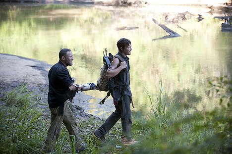 Michael Rooker, Norman Reedus - The Walking Dead - Home - Van film
