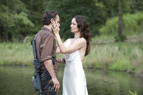 Andrew Lincoln, Sarah Wayne Callies - Walking Dead - Home - Z filmu