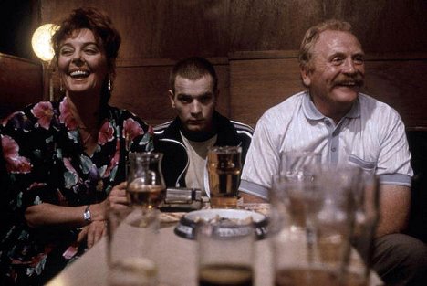 Eileen Nicholas, Ewan McGregor, James Cosmo - Trainspotting - Film