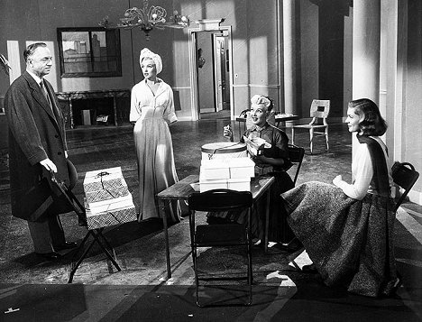 William Powell, Marilyn Monroe, Betty Grable, Lauren Bacall - How to Marry a Millionaire - Photos