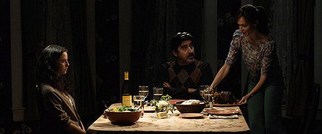 Kaya Scodelario, Alfred Molina, Frances O'Connor - The Truth About Emanuel - Van film