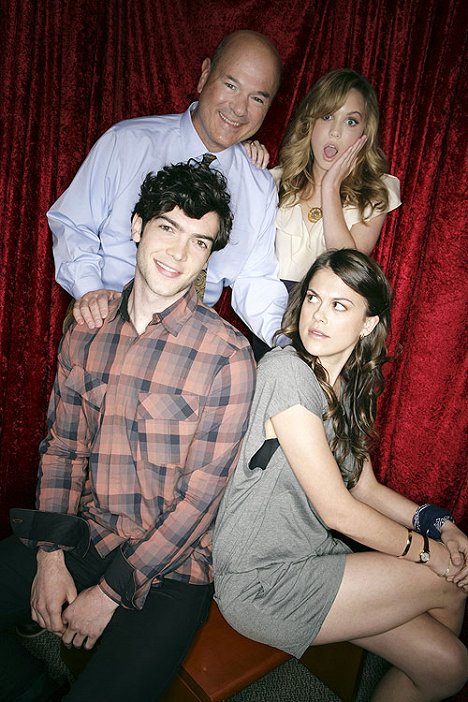Ethan Peck, Larry Miller, Lindsey Shaw, Meaghan Martin - 10 Things I Hate About You - Werbefoto