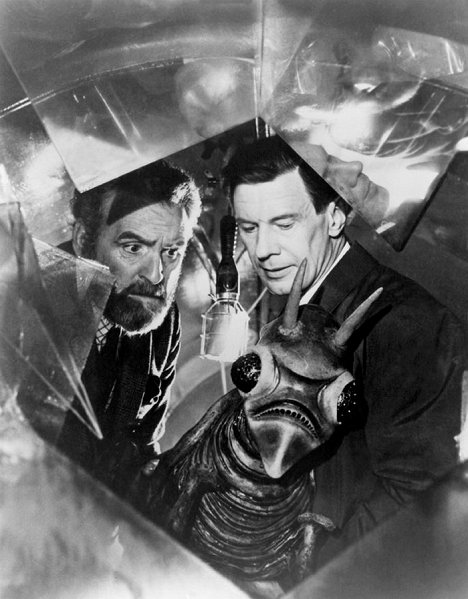Andrew Keir, James Donald - Quatermass and the Pit - Z filmu