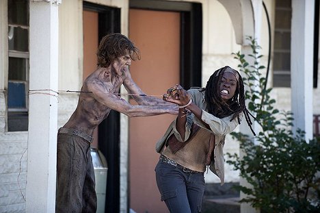 Danai Gurira - The Walking Dead - Mocskos élet - Filmfotók