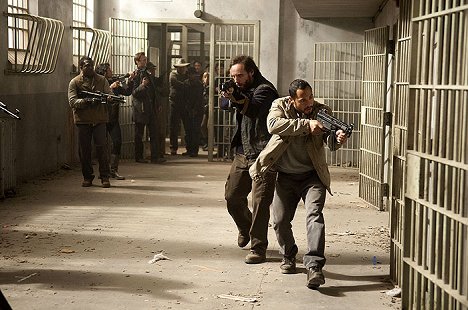 Daniel Thomas May, Jose  Pablo Cantillo - The Walking Dead - Stirb und töte - Filmfotos