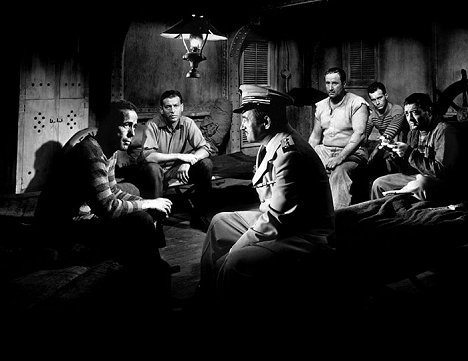 Humphrey Bogart, Claude Rains, George Tobias, Peter Lorre - Passage to Marseille - Z filmu