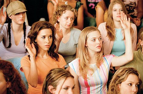 Lacey Chabert, Amanda Seyfried - Mean Girls - tylyt tytöt - Kuvat elokuvasta