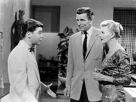 Warren Berlinger, Michael Rennie, Ginger Rogers - Teenage Rebel - Z filmu