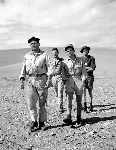 Lino Ventura, Maurice Biraud, Charles Aznavour - Taxi for Tobruk - Photos