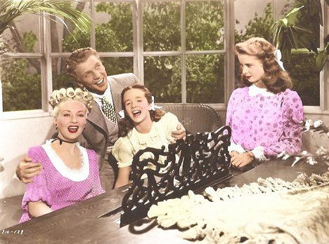 Betty Grable, Dan Dailey, Connie Marshall, Mona Freeman - Mother Wore Tights - Z filmu