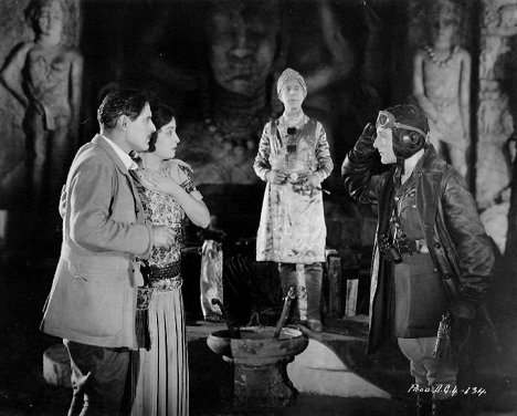 David Powell, Alice Joyce, George Arliss - The Green Goddess - Z filmu