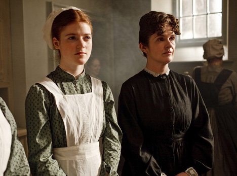 Rose Leslie, Siobhan Finneran - Downton Abbey - Filmfotos