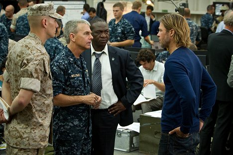 David Andrews, Fana Mokoena, Brad Pitt - World War Z - Photos