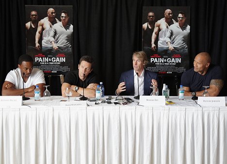 Anthony Mackie, Mark Wahlberg, Michael Bay, Dwayne Johnson - Pain and Gain - Events