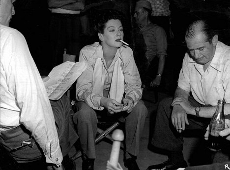 Rosalind Russell, Lothar Mendes - Flight for Freedom - Making of