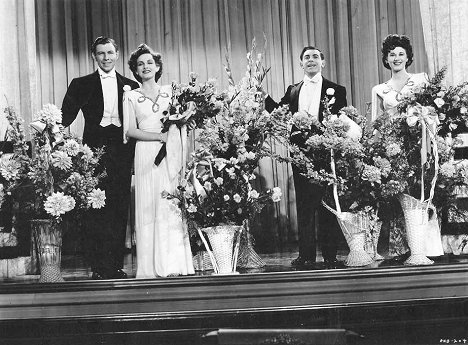 George Murphy, Constance Moore, Eddie Cantor, Joan Davis - Show Business - Filmfotos