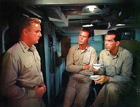 Van Johnson, Robert Francis, Fred MacMurray - Zendülés a Caine hadihajón - Filmfotók