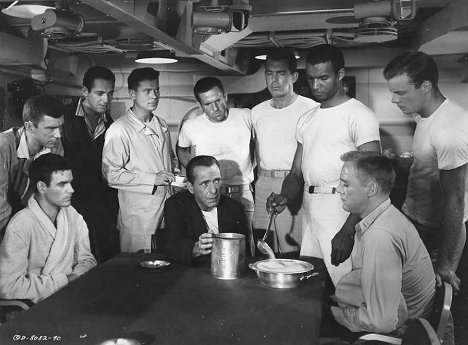 Humphrey Bogart, Fred MacMurray, Van Johnson, Robert Francis - Zendülés a Caine hadihajón - Filmfotók