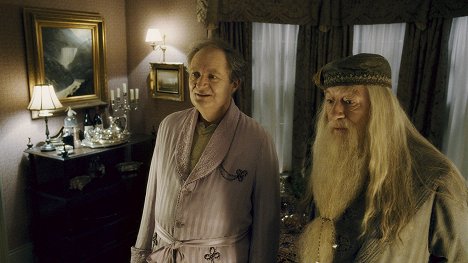 Jim Broadbent, Michael Gambon - Harry Potter und der Halbblutprinz - Filmfotos