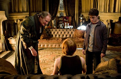 Jim Broadbent, Daniel Radcliffe - Harry Potter and the Half-Blood Prince - Photos