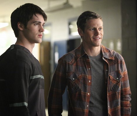 Steven R. McQueen, Zach Roerig - The Vampire Diaries - We All Go a Little Mad Sometimes - Photos