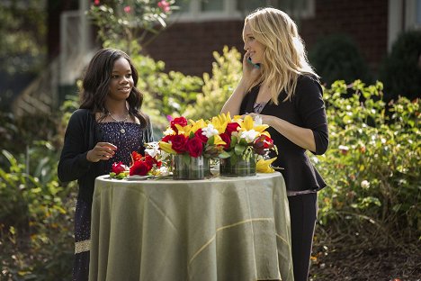 Gabrielle Douglas, Candice King - The Vampire Diaries - My Brother's Keeper - Photos