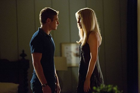 Zach Roerig, Claire Holt - The Vampire Diaries - The Rager - Van film