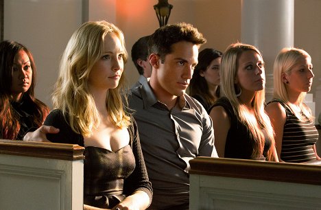 Candice King, Michael Trevino - The Vampire Diaries - Die Gedenkfeier - Filmfotos