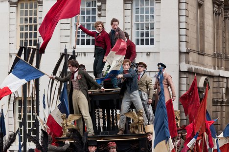 Aaron Tveit, Eddie Redmayne - Les Misérables - Van film